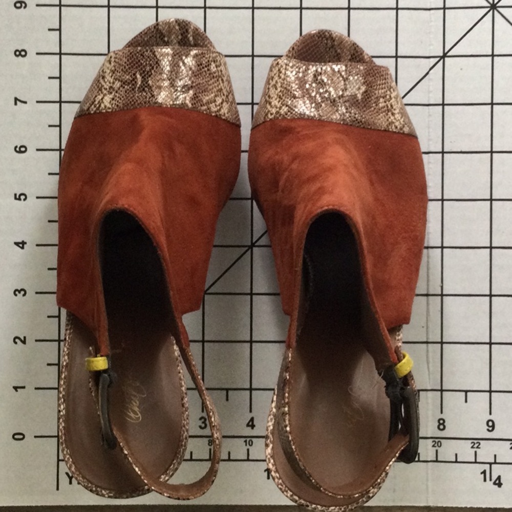 Donald J Pliner high heel sandal